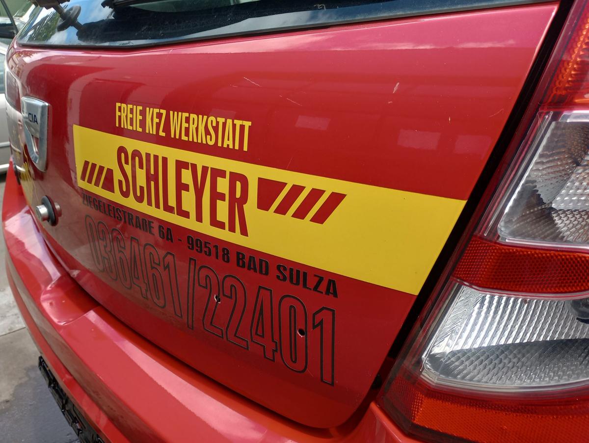 Dacia Sandero I orig Heckklappe mit Scheibe 21D Feuerrot Bj 2009