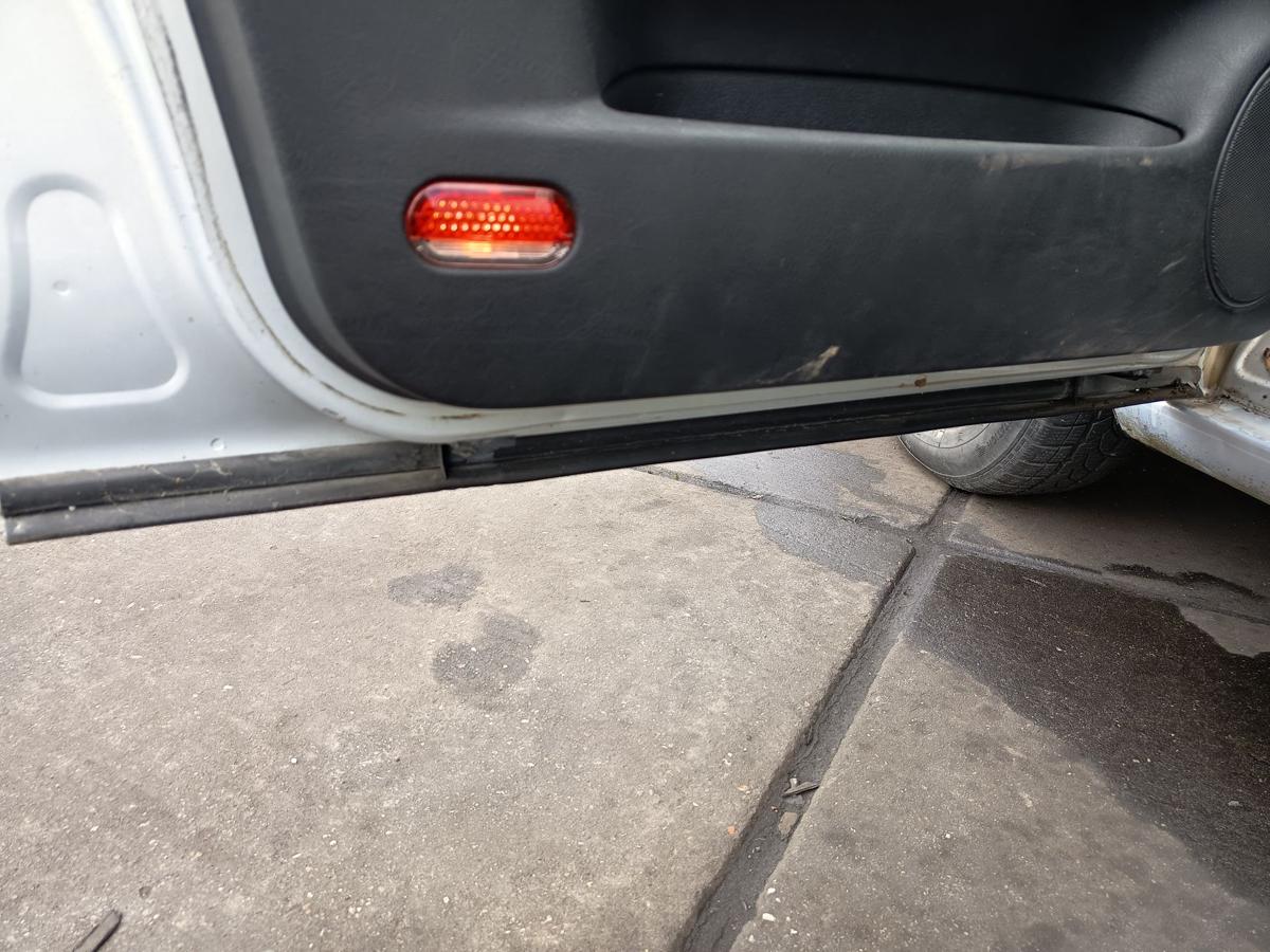VW Golf IV original T&uuml;r vorne links LB7Z Satinsilber Baujahr 2000