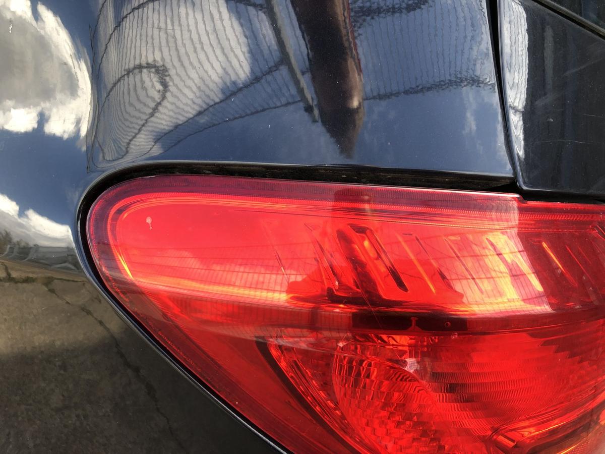 Opel Meriva B Rückleuchte außen links Ecke Rücklicht Heckleuchte