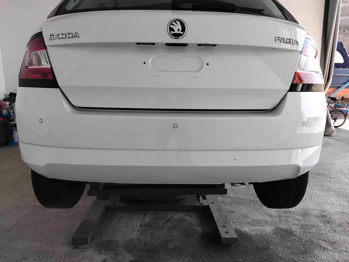 Skoda Fabia 3 III NJ orig.Stoßfänger Stoßstange hinten Steilheck PDC BJ2014 LF9F Laser White