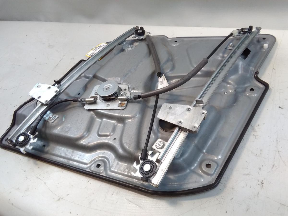 Nissan Primera P12 Kombi Fensterheber vorn links elektrisch auf Grundplatte 2002