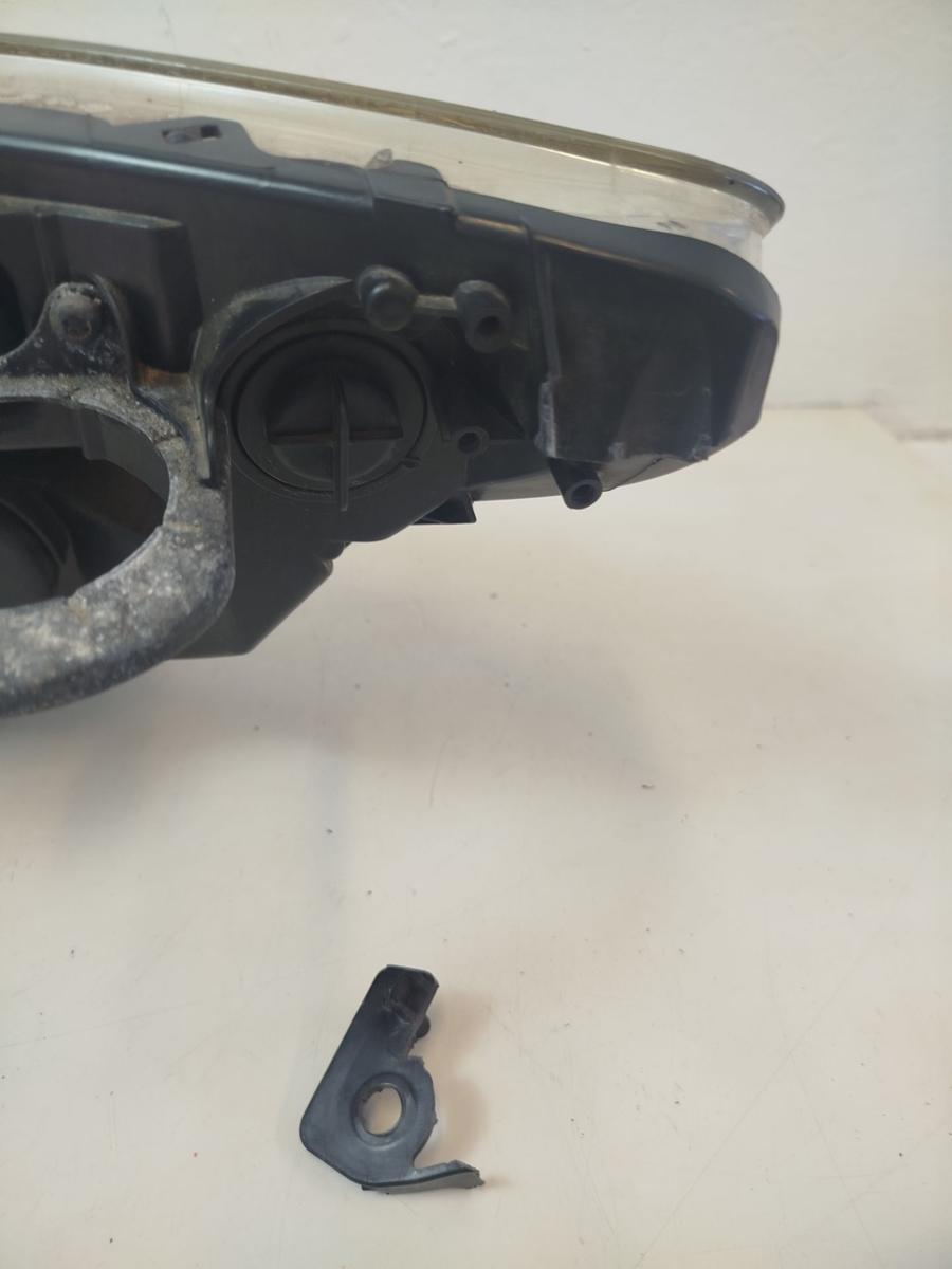 Peugeot 308 SW 4E 4H Scheinwerfer rechts Hauptscheinwerfer Halogen leicht Tr&uuml;b