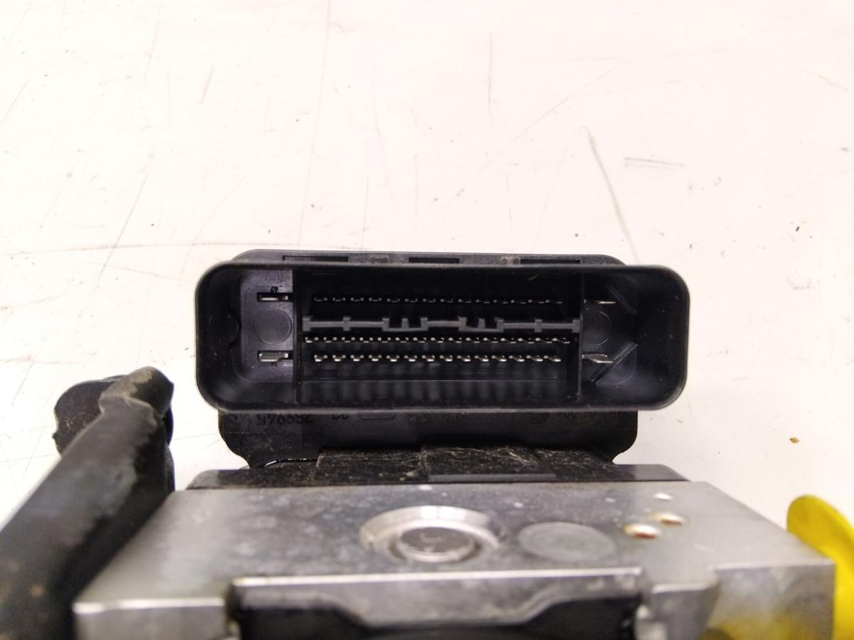 VW Golf 6 ABS-Block Hydroaggregat 1K0614517DE 1K0907379BJ Bj.2012 VW Golf 6 ABS-Block Hydroaggregat 1K0614517DE 1K0907379BJ Bj.2012