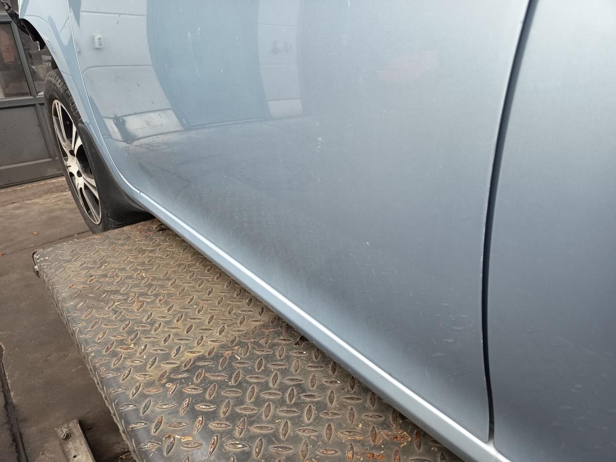 Toyota Auris E15 original T&uuml;r vorn links Fahrer 8S1 Light Blue Bj 2011