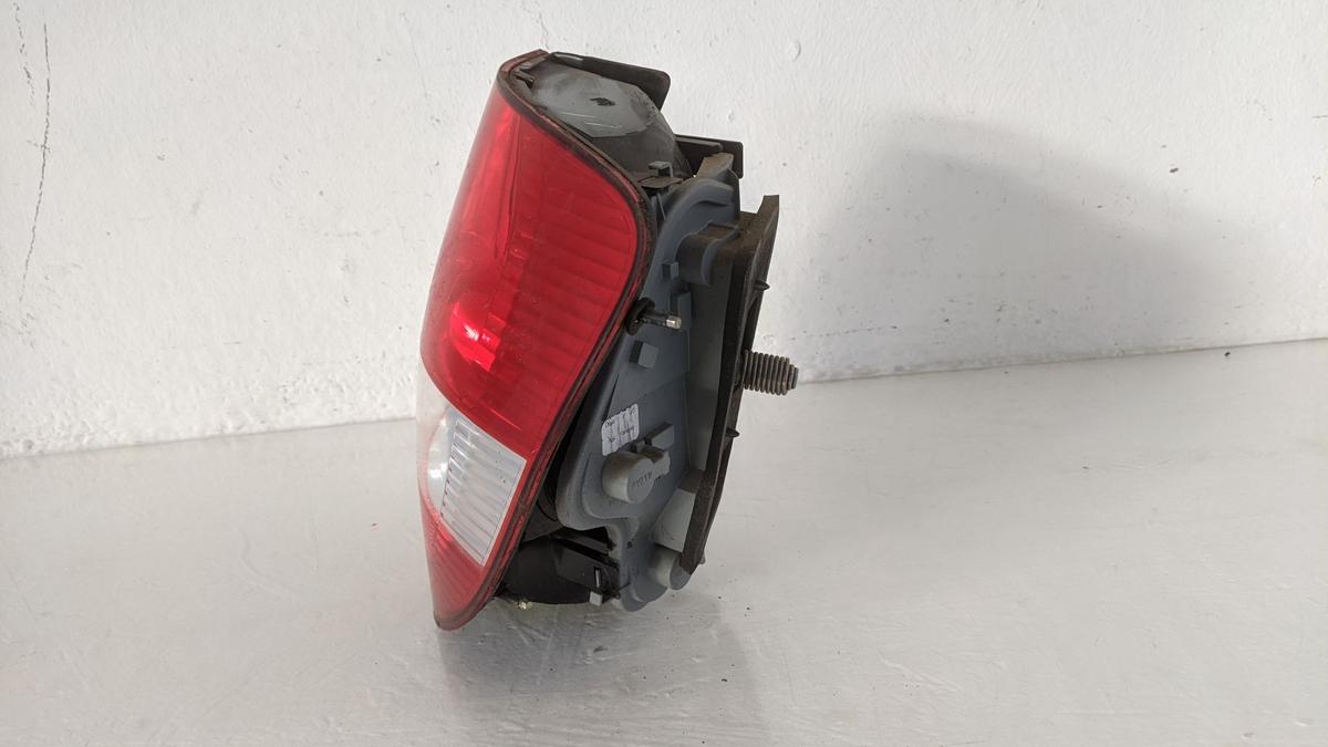 Rückleuchte Schlussleuchte Rücklicht Lampe hinten rechts OE Valeo VW Fox 5Z