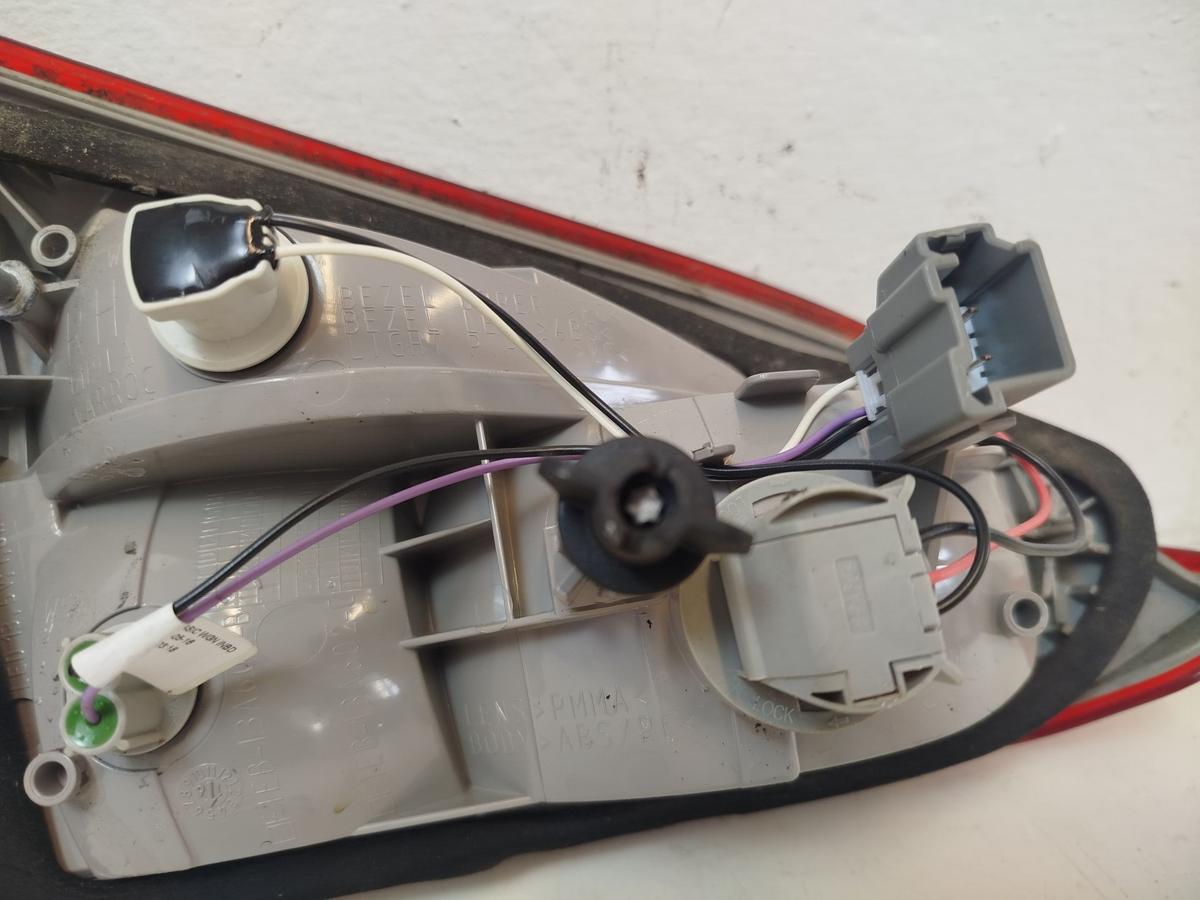 Ford Focus DYB CEW Turnier R&uuml;ckleuchte R&uuml;cklicht innen rechts Heckklappe ab14