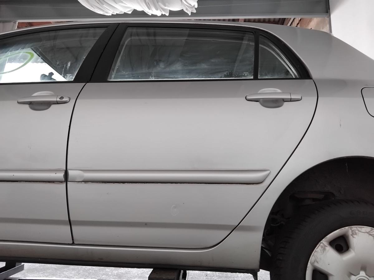 Toyota Corolla E12 T&uuml;r hinten links 5-T&uuml;rer Schr&auml;gheck japanisches Modell BJ2003