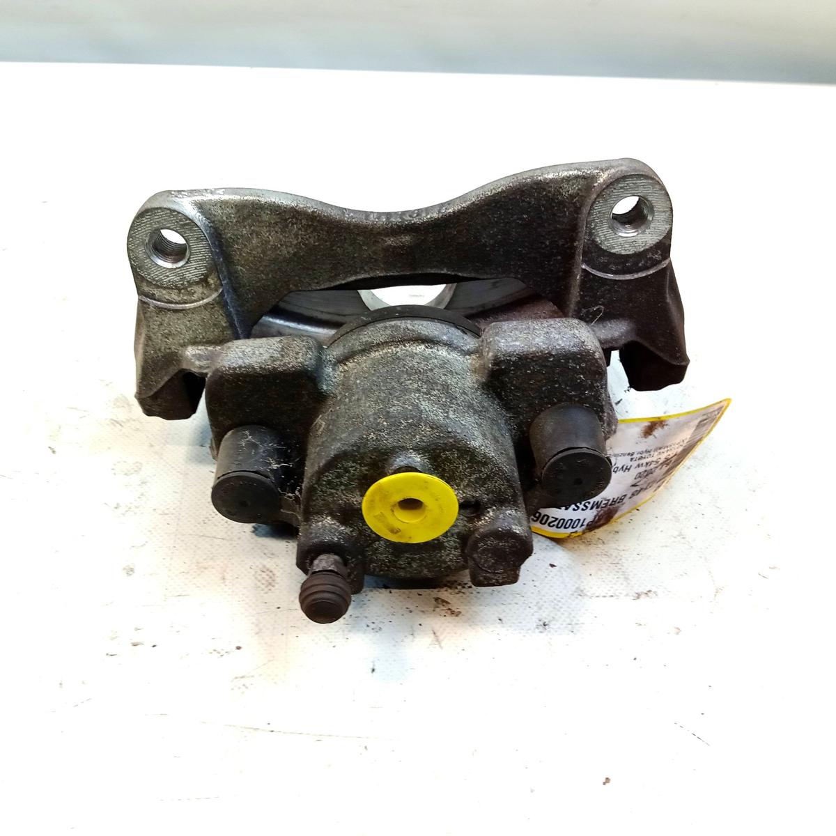 Toyota Yaris 3 Hybrid XP13 original Bremssattel vorn rechts mit Tr&auml;ger Bj.2020