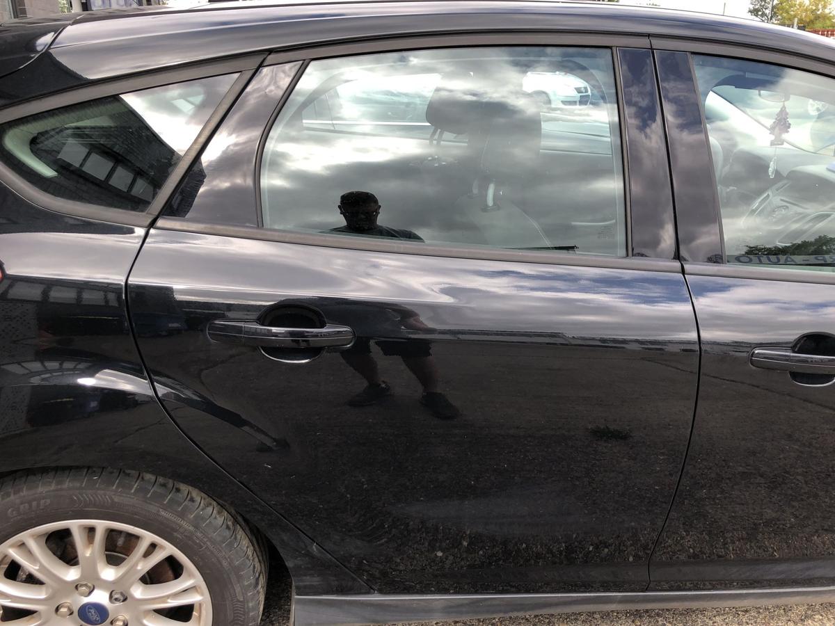 Ford Focus DYB Tür hinten rechts Fondtür Panther Schwarz 5 türer Rohbau