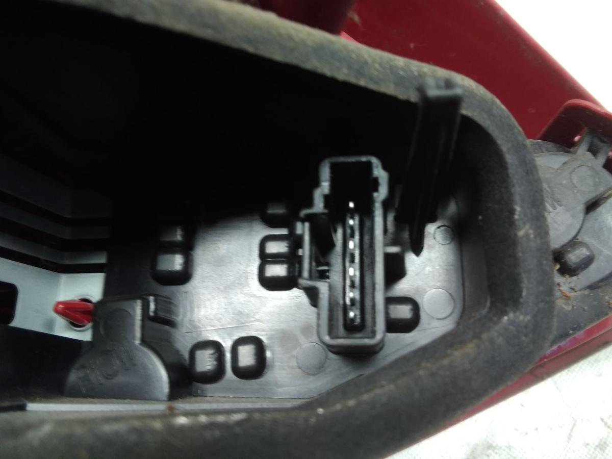 Peugeot 207 original R&uuml;ckleuchte Heckleuchte rechts Facelift Teil-LED BJ2010