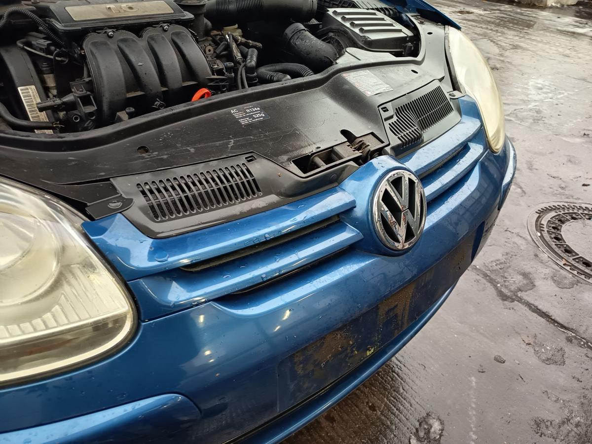 VW Golf V original K&uuml;hlergrill Abdeckung Stange vorn A5K Olympiablau Bj 2007