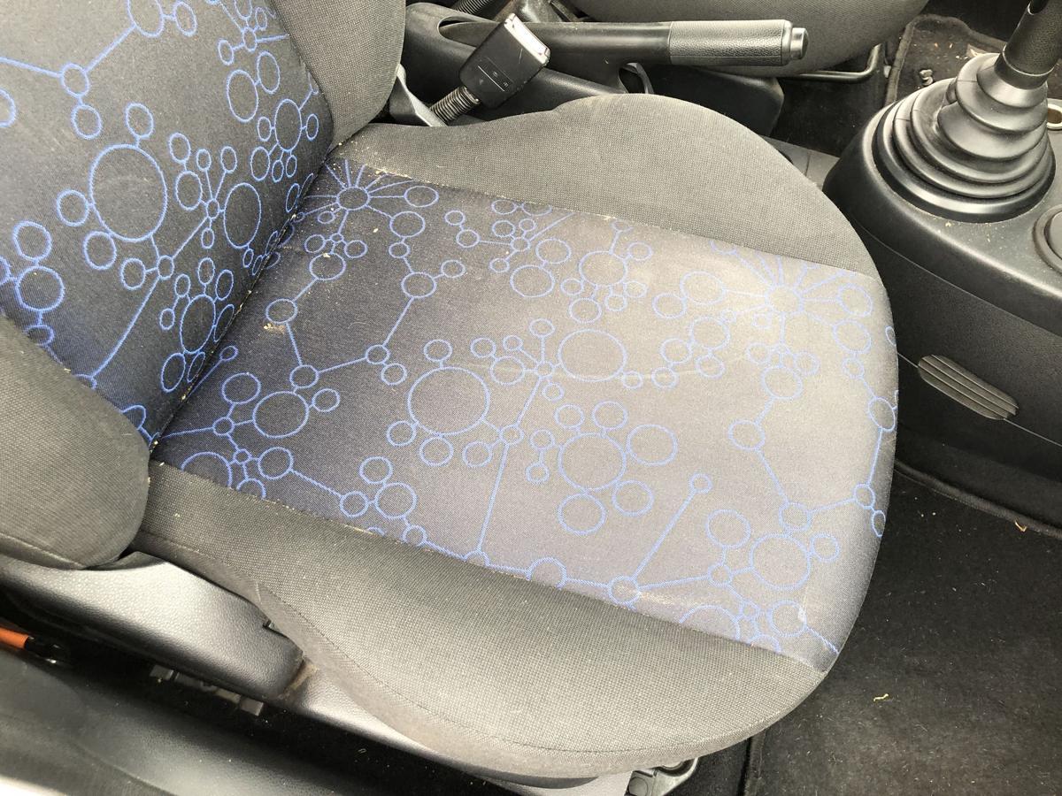 Ford Fiesta JD JH ab05 Sitz vorn rechts Beifahrersitz Stoff ohne Heizung 5 t&uuml;r