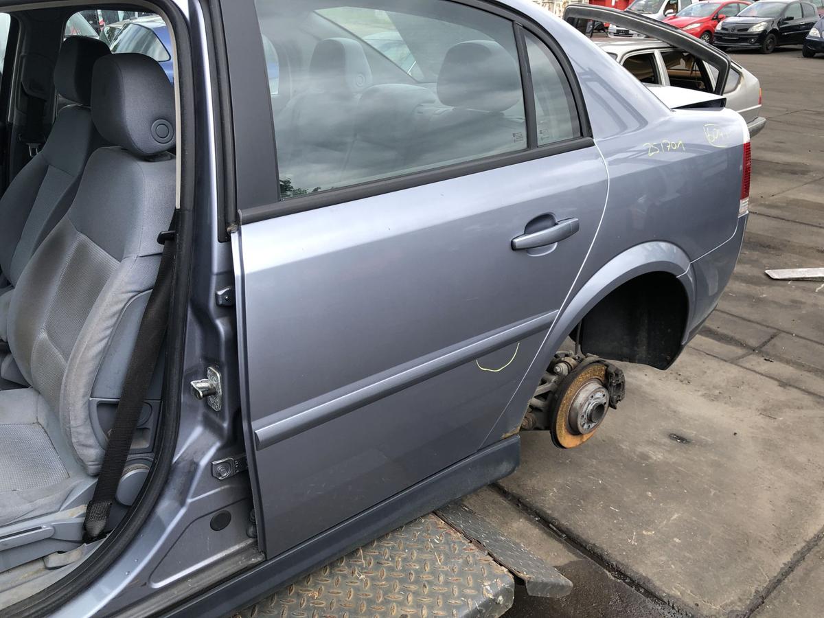 Opel Vectra C Limo 4trg original Tür hinten links Fond Z163 Lichtsilber Bj 2004