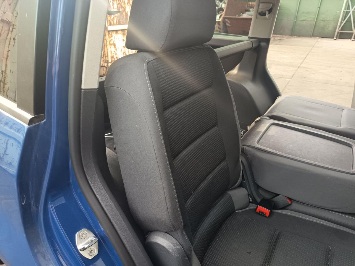VW Touran GP 1T Einzelsitz hinten rechts Reihe 2 Stoff schwarz/anthrazit Bj 2009