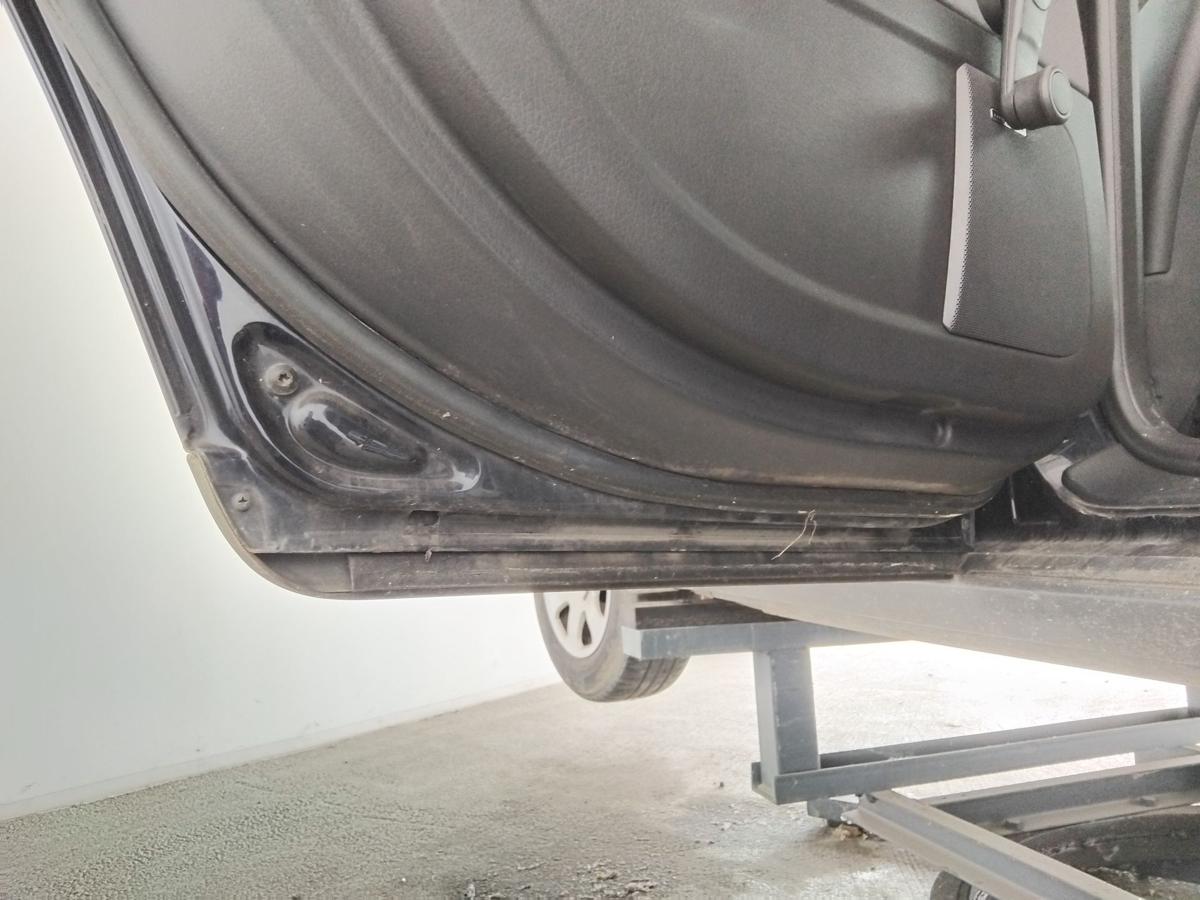 Audi A4 8E B6 Limousine Tür hinten links LZ5L Mingblaumetallic BJ2001 4-türig
