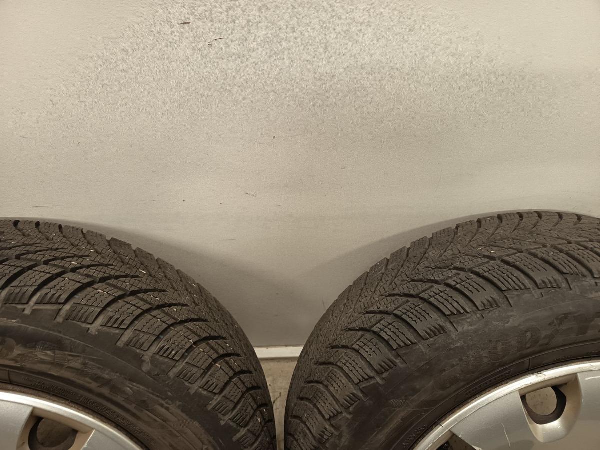 VW Golf Plus II Bj 2009 orig Satz Stahlfelgen 6J x15 ET 47 Radzierblenden Reifen