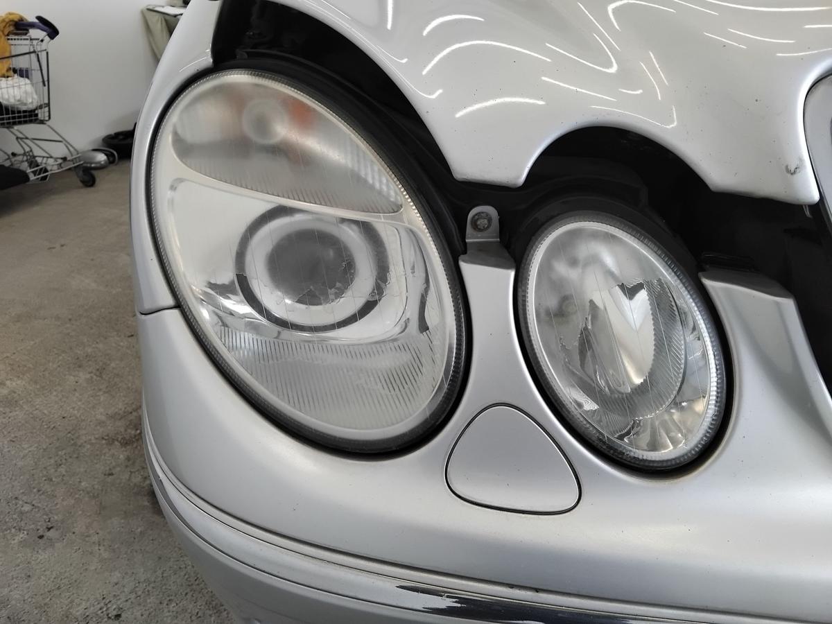 Mercedes E Klasse 211 orig Scheinwerfer rechts Xenon Kurvenlicht vergilbt BJ2004