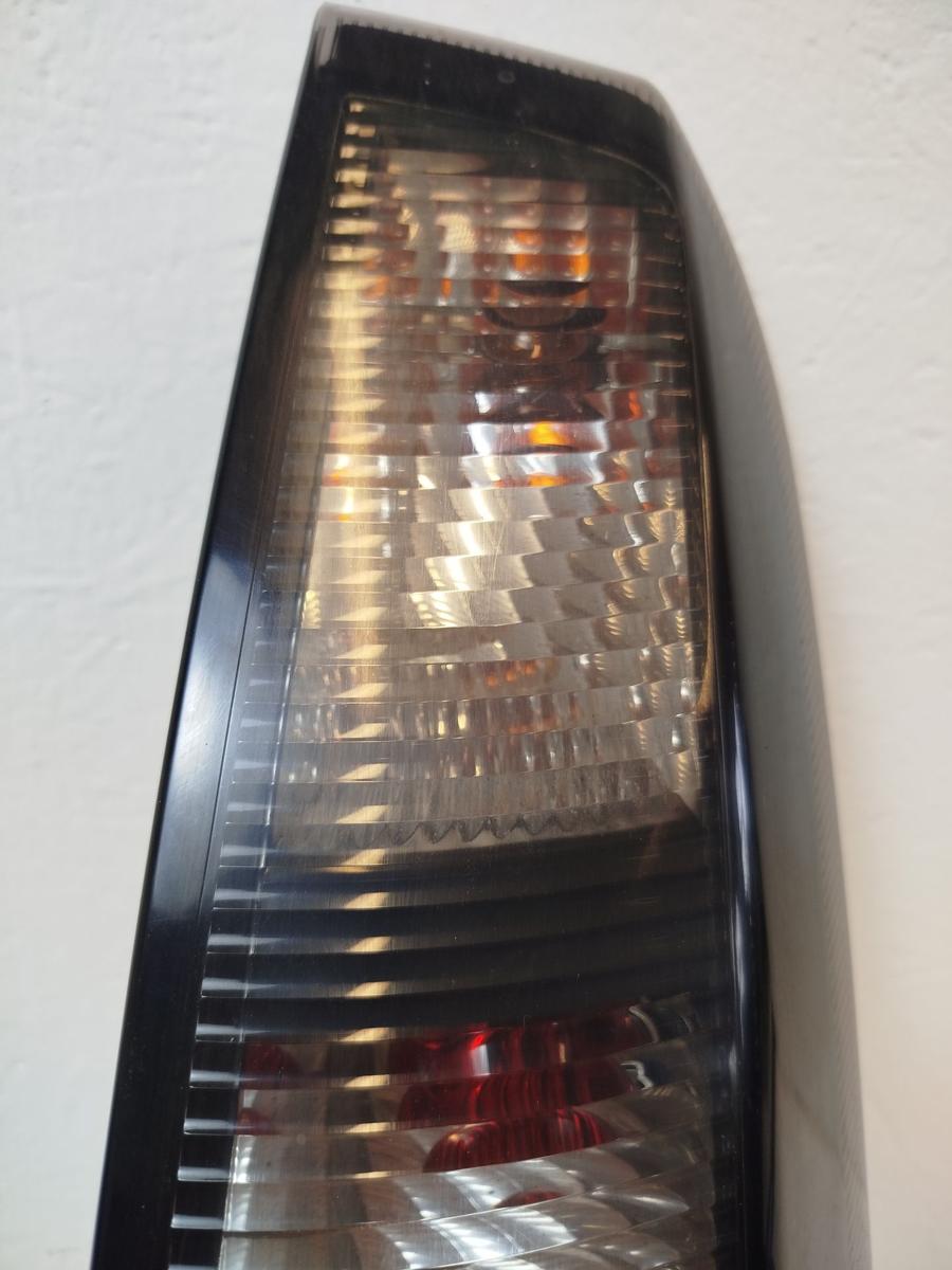 Opel Meriva A Rückleuchte Schlussleuchte Rücklicht Lampe hinten rechts schwarz
