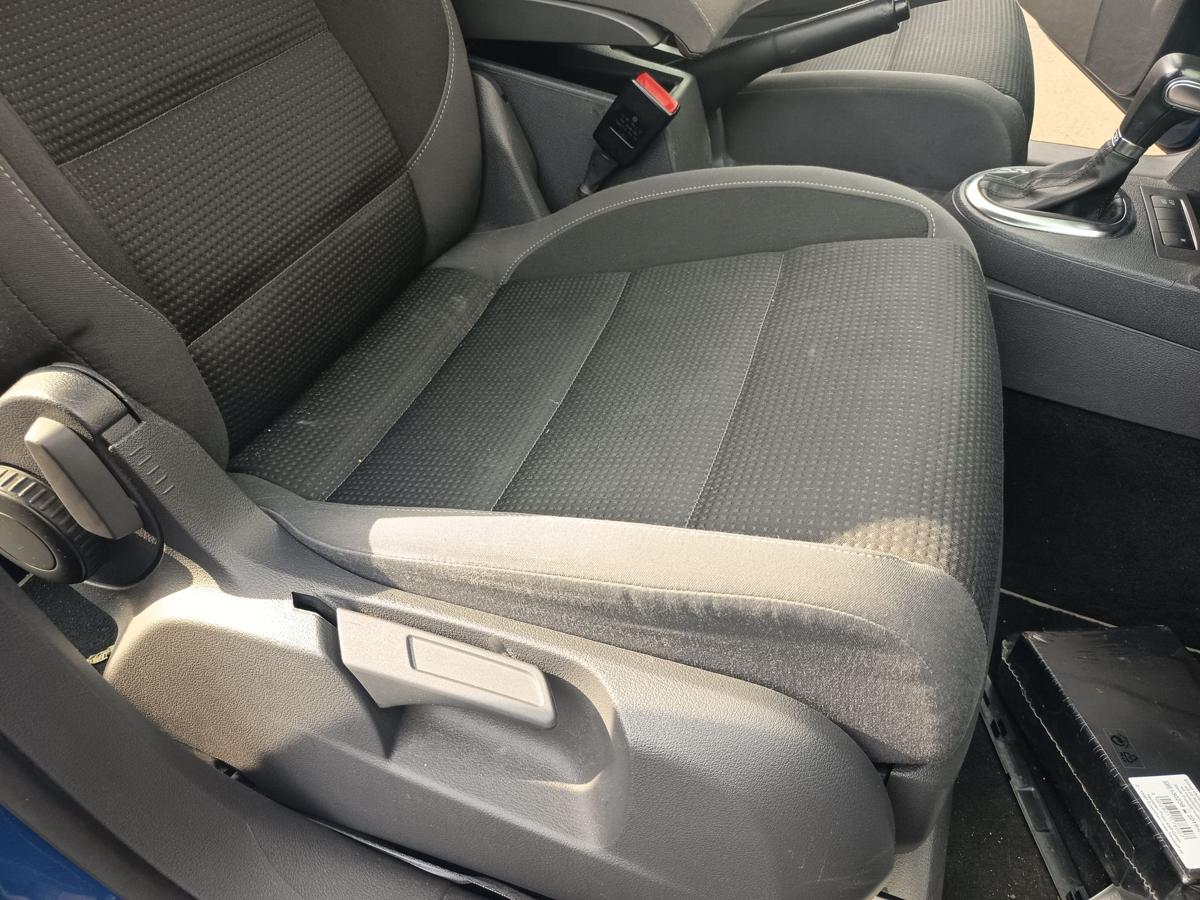 VW Touran GP 1T original Beifahrersitz vorn rechts Stoff schwarz/anthrazit Bj 09