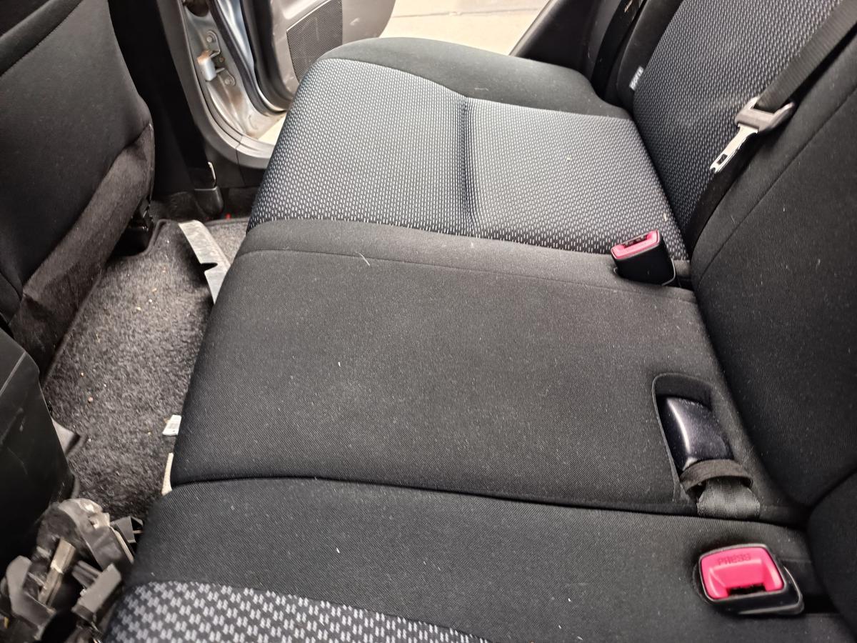 Toyota Auris E15 original R&uuml;cksitzbank Stoff anthrazit/schwarz Bj 2011
