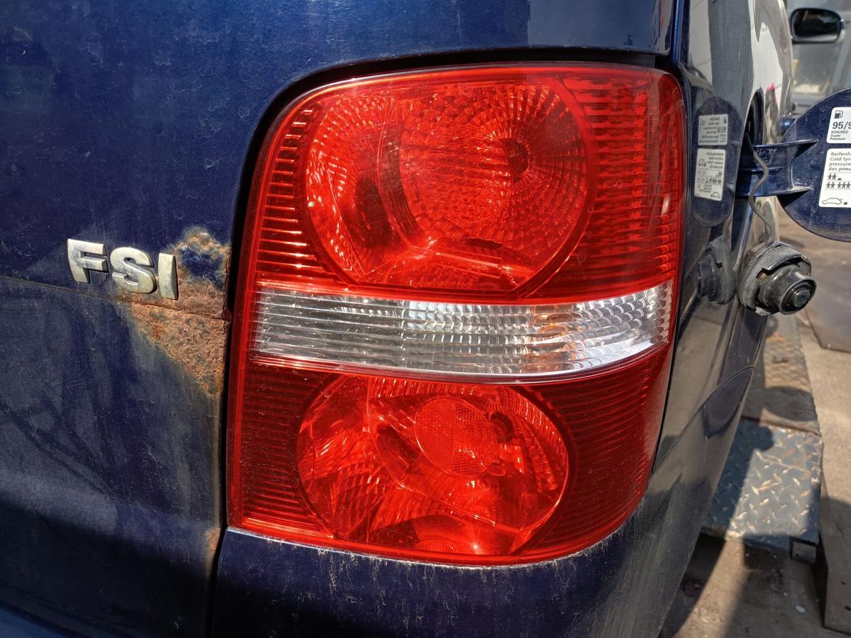 VW Touran 1T original R&uuml;ckleuchte rechts vor Facelift Baujahr 2006