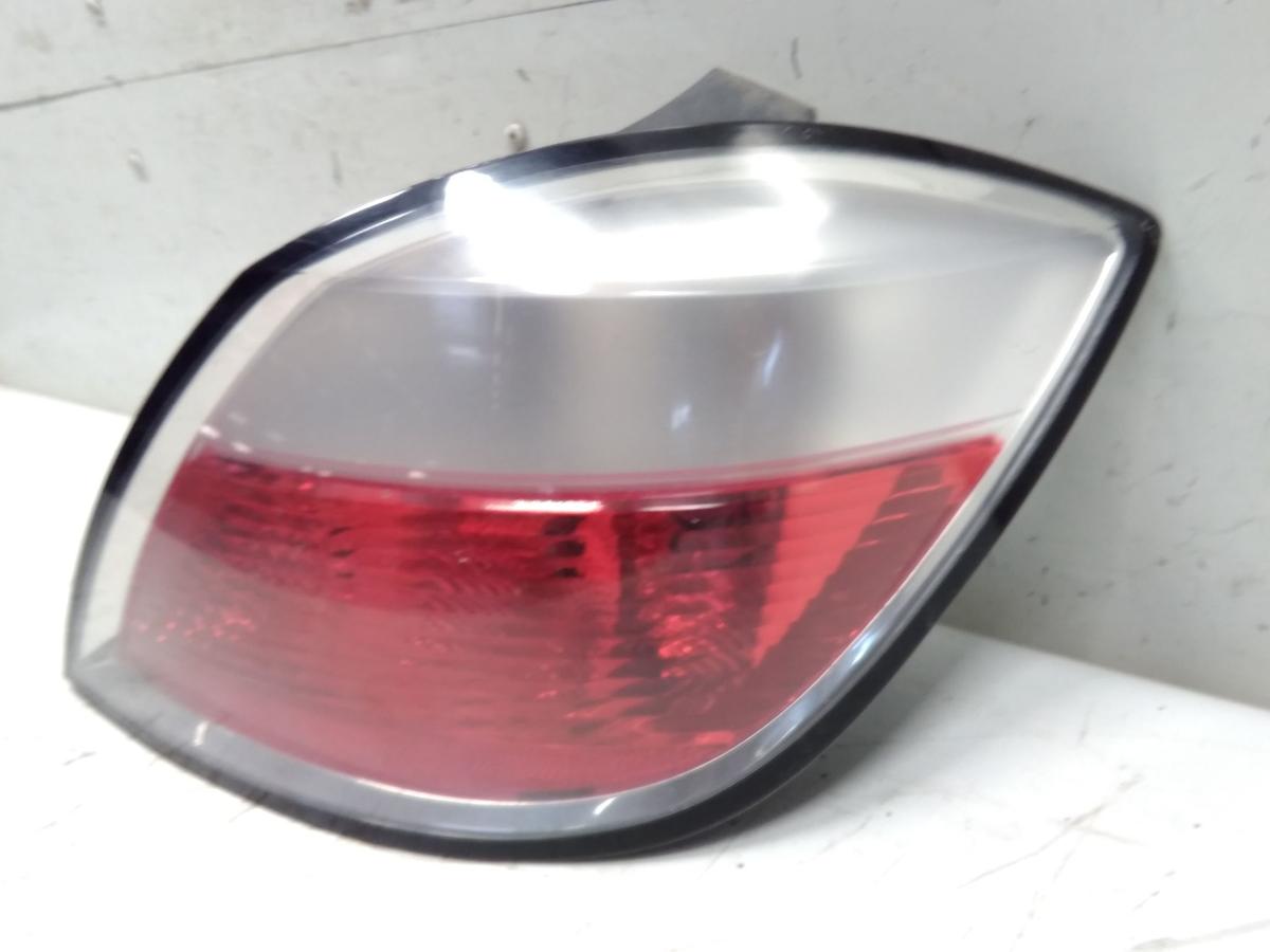 Opel Astra H original R&uuml;ckleuchte Schlussleuchte rechts 5t&uuml;rig Flie&szlig;heck BJ2005