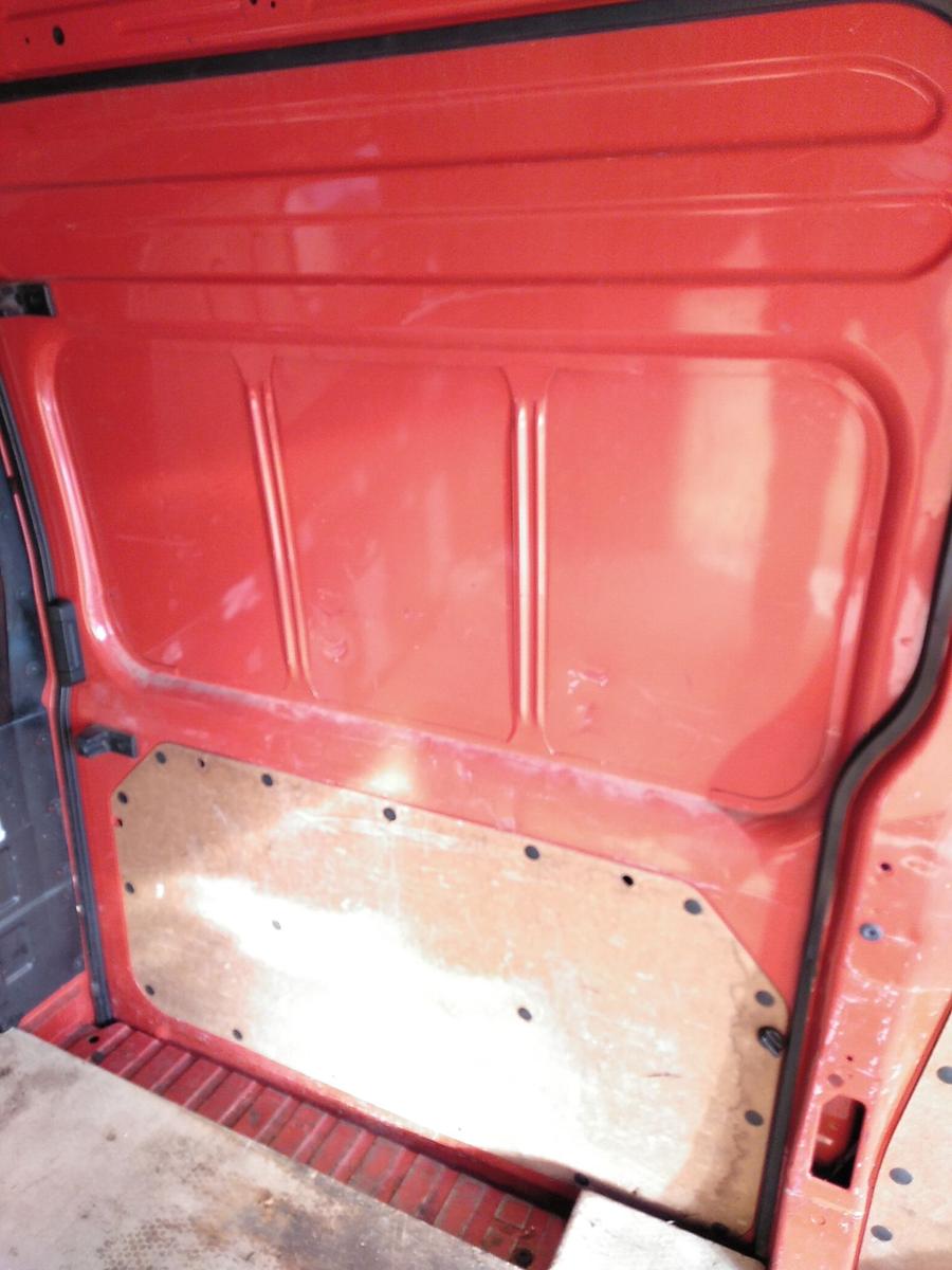 Ford Transit 6 TT9 Schiebet&uuml;r rechts Kasten Mittelhochdach mit M&auml;ngeln Bj.2007