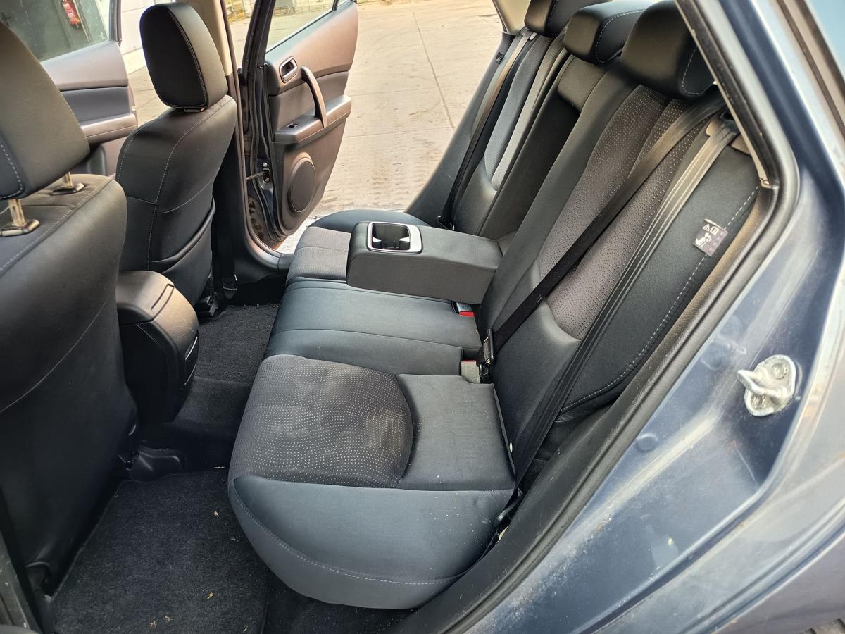 Mazda 6 GH original R&uuml;cksitzbank komplett Stoff schwarz grau Bj 2009