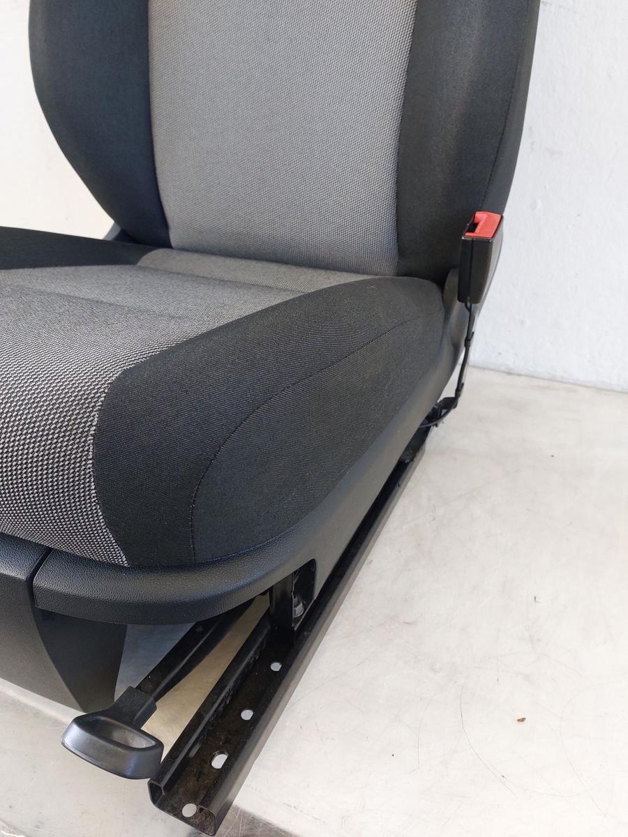 Skoda Fabia 5J Sitz vorn rechts Beifahrersitz Stoff ohne Heizung Autositz