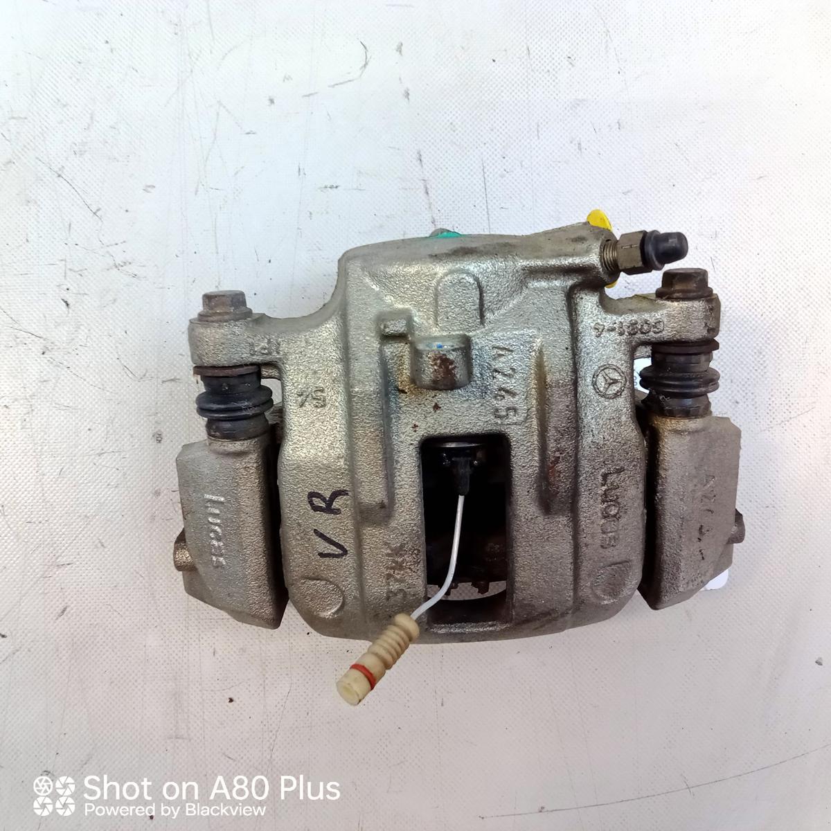 Mercedes A-Klasse W168 original Bremssattel Vorderachse rechts mit Tr&auml;ger Bj2000