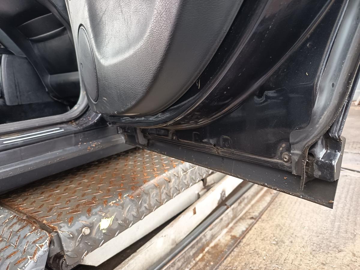 VW Passat 3BG Kombi original T&uuml;r hinten rechts Fond C9Z Black Magic Bj 2003