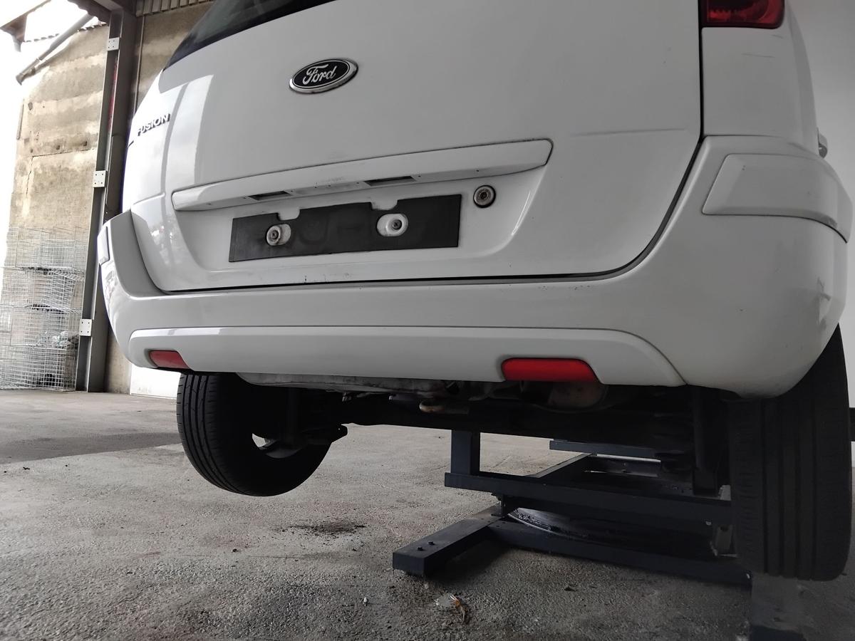 Ford Fusion JU2 original Stoßfänger Stoßstange hinten frostweiß Facelift BJ2011