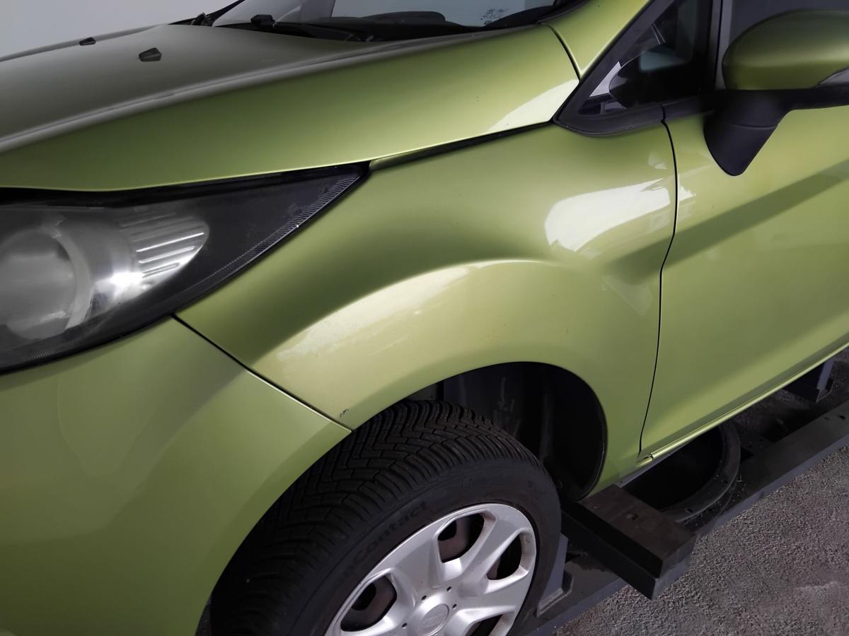 Ford Fiesta JA8 original Kotfl&uuml;gel vorn links mintgr&uuml;nmetallic Squeeze BJ2009