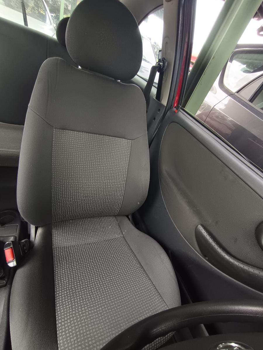 Opel Corsa C orig Sitz vorn links Fahrersitz Bj 2004