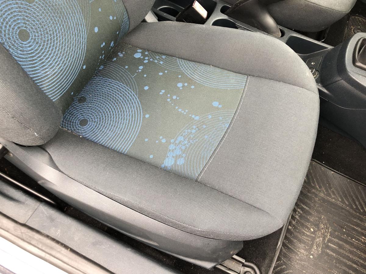 Ford Fiesta JA8 Sitz vorn rechts Beifahrersitz für 3 türer Stoffsitz Autositz