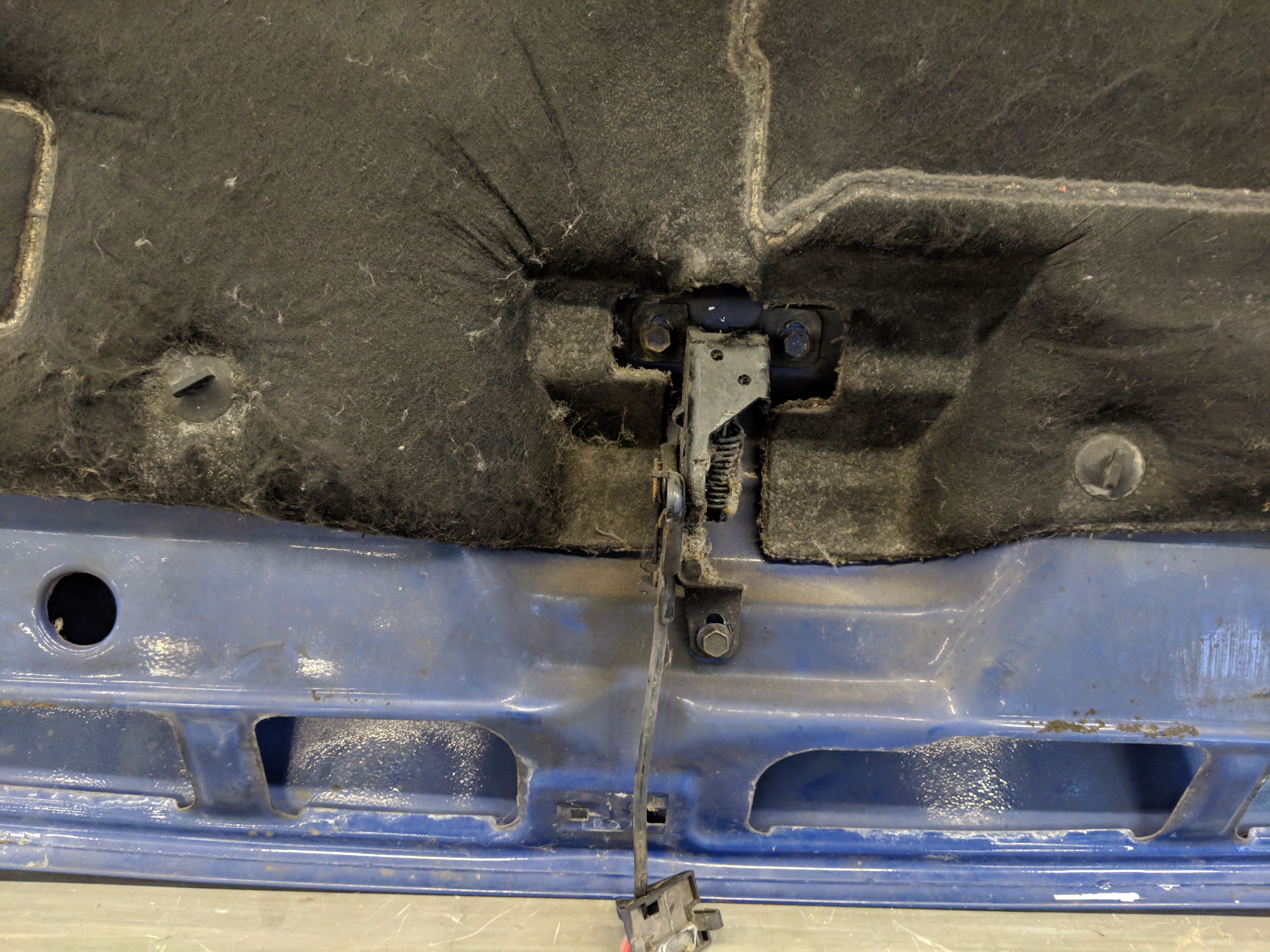 VW T4 Bj.96 Haube Motorhaube Klappe vorn kurze Front blau ROST Falz innen