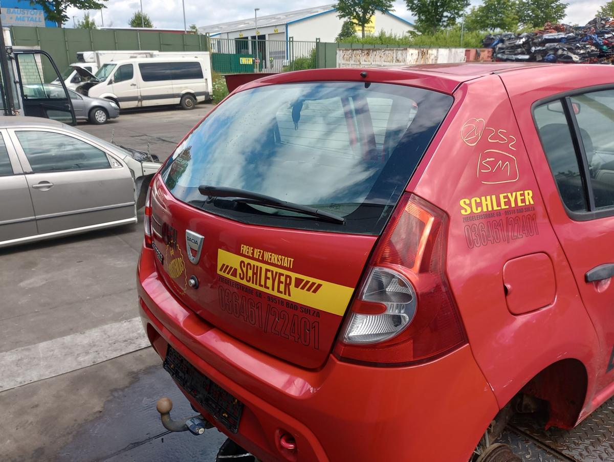 Dacia Sandero I orig Heckklappe mit Scheibe 21D Feuerrot Bj 2009