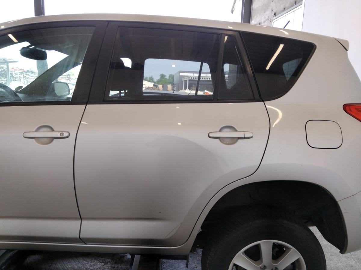 Toyota Rav4 Serie 3 original Tür hinten links classic silbermetallic 1F7 BJ2010