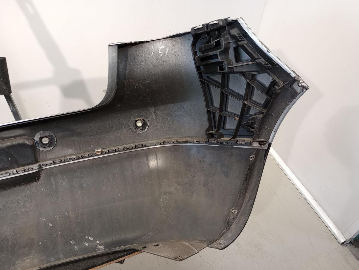 VW Golf V orig Stoßstange hinten Silber für PDC Halter defekt Bj 2005