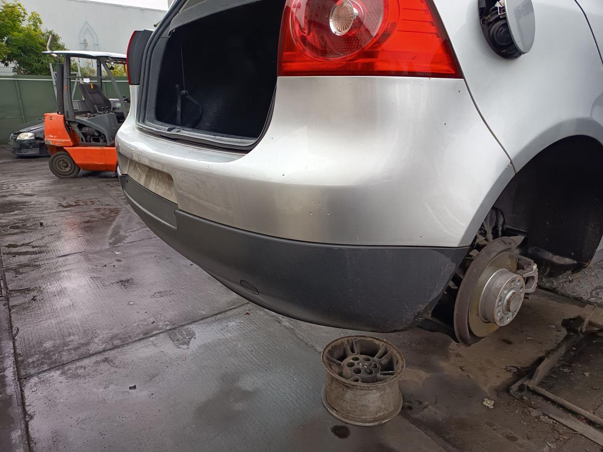 VW Golf V original Stoßstange Fänger hinten/Heck A7W Reflexsilber Bj 2005