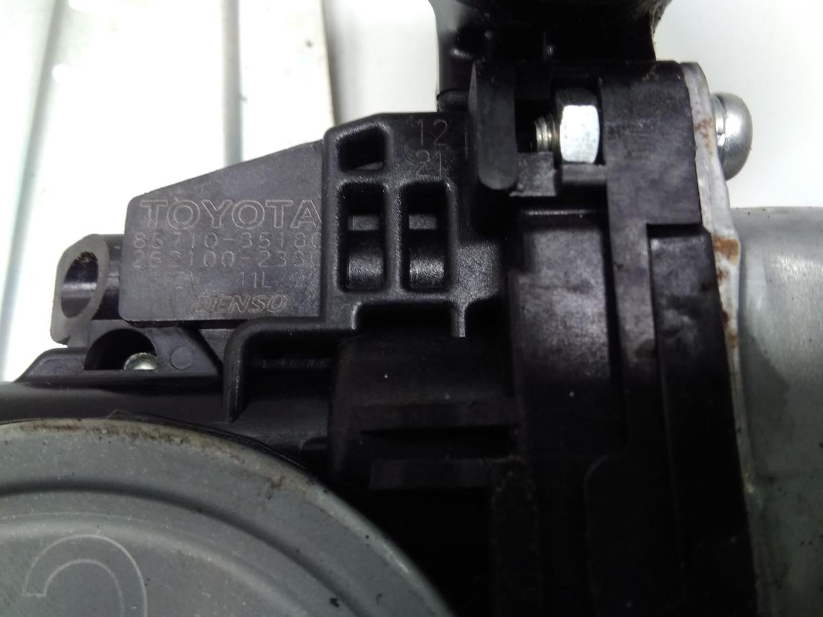 Toyota Rav4 Serie 3 original Fensterheber hinten links elektrisch Bj.2010