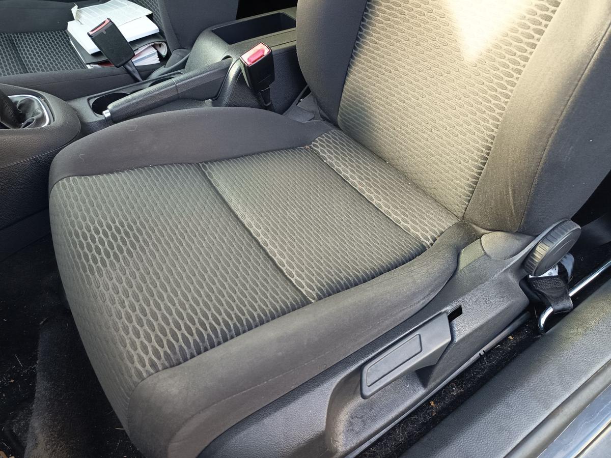 VW Golf VI 6 original Sitz vorn links 3türer Fahrersitz Bj 2009