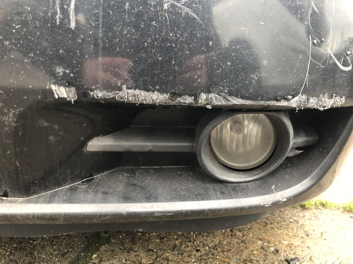 Chrysler Grand Voyager RT Stoßfänger vorn mit Nebelscheinwerfer und für SWRA