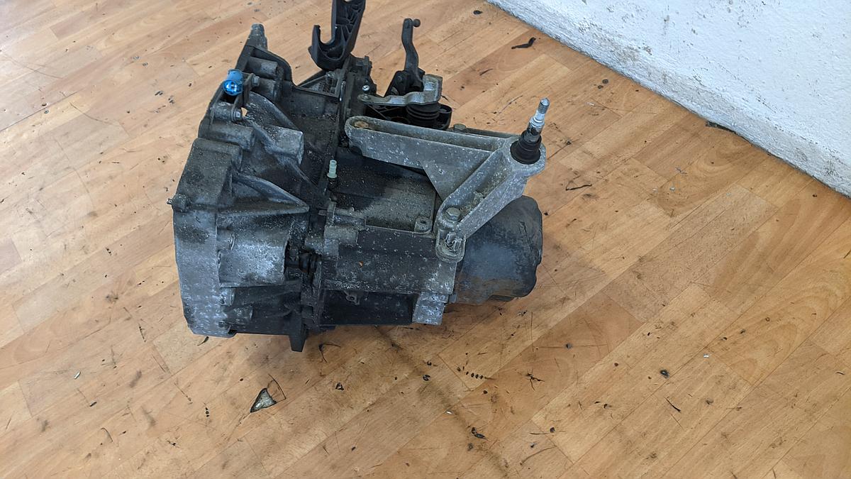 Renault Clio 3 BR CR Getriebe Schaltgetriebe 5 Gang JH3176 159tkm Gearbox