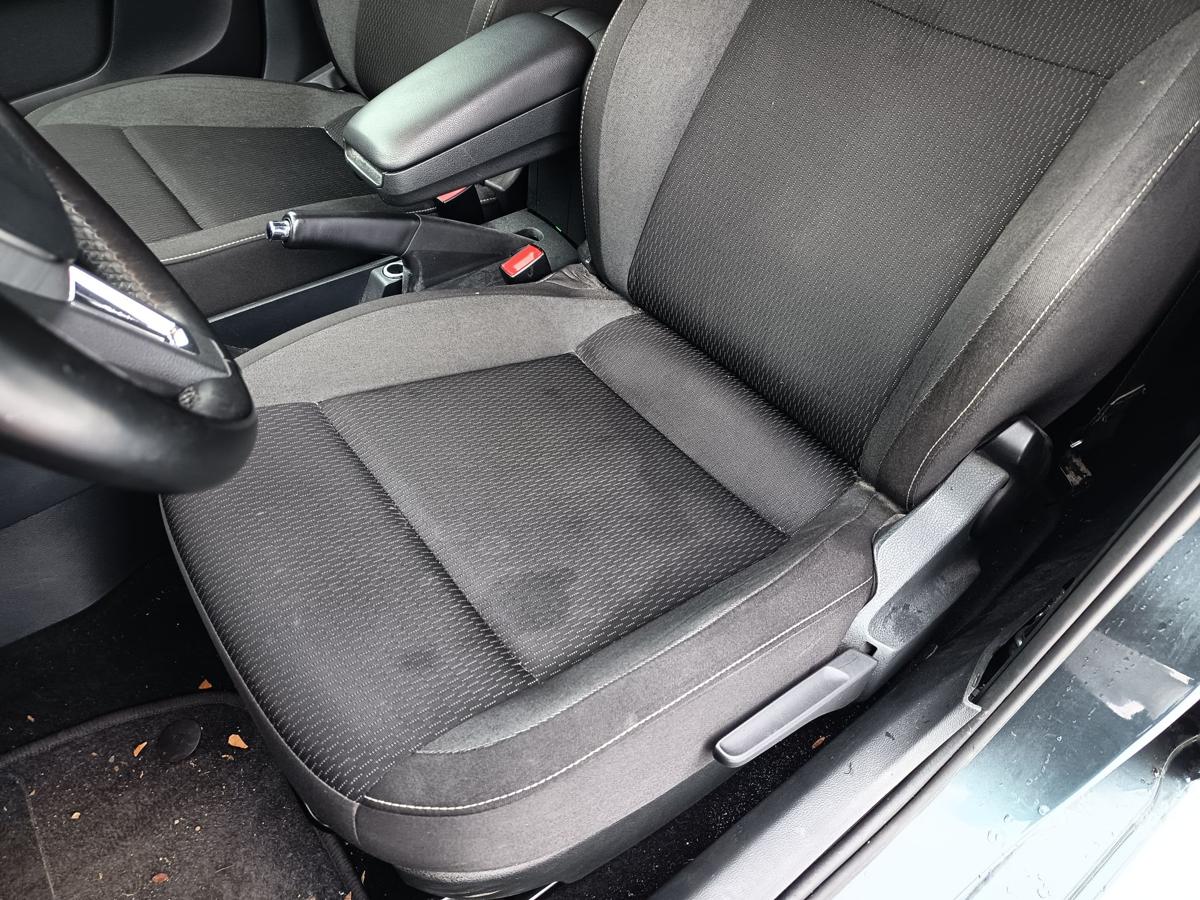 Skoda Rapid Spaceback original Sitz vorne links Stoff Sitzheizung Baujahr 2016