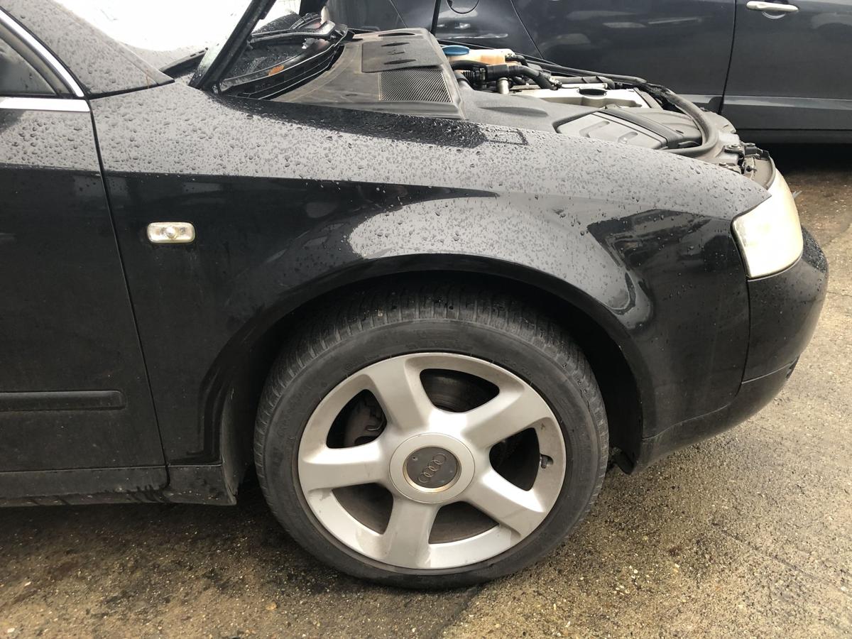 Audi A4 8E B6 Limo Kotflügel rechts Fender Radabdeckung LZ9W Radverkleidung