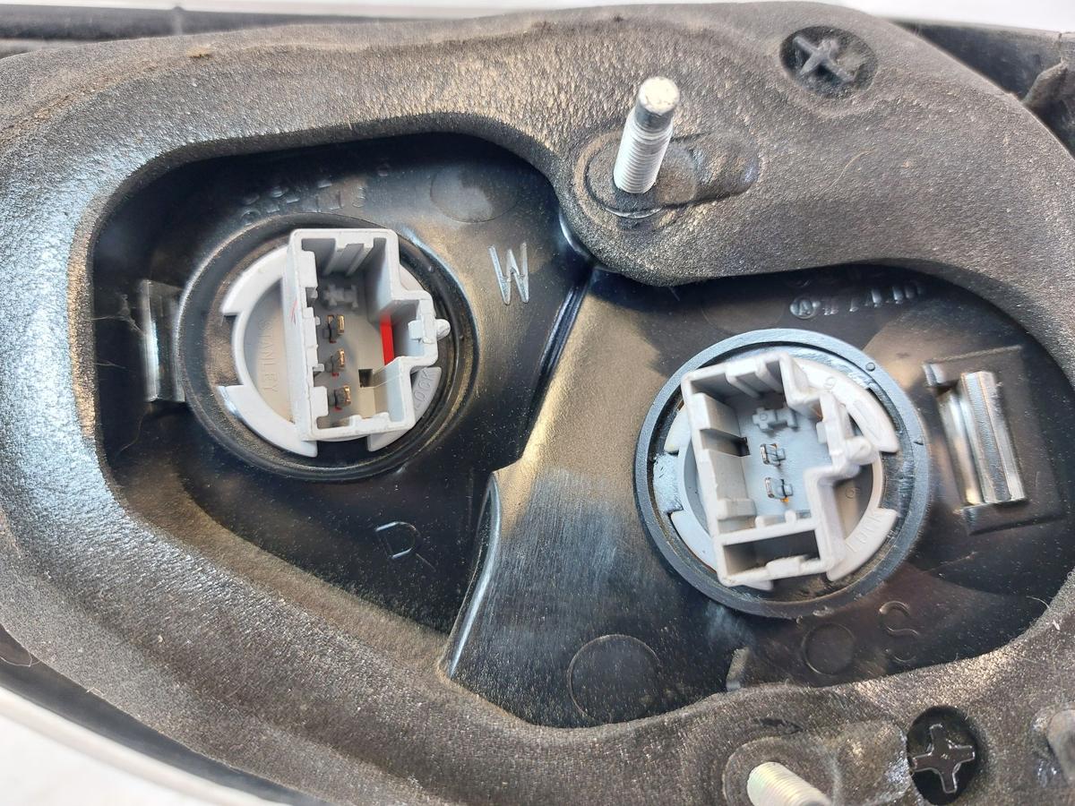 Mazda 3 BK Rückleuchte Schlussleuchte Rücklicht aussen rechts 5 Türer bis Bj 2006