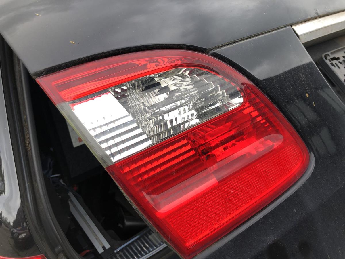 Mercedes E Klasse S211 Mopf R&uuml;ckleuchte innen links Heckklappe T Modell OEM