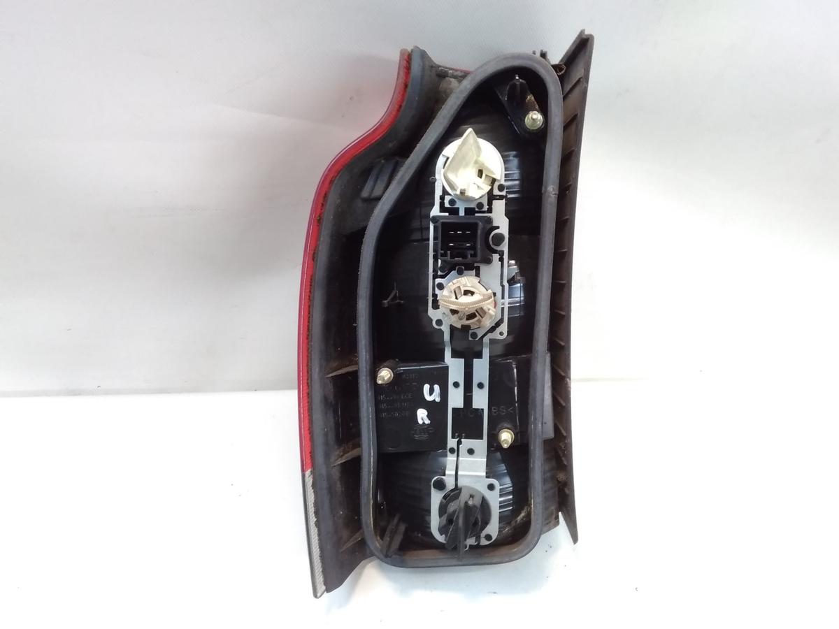 Volvo V70 II Kombi original R&uuml;ckleuchte Heckleuchte rechts unten Bj.2002
