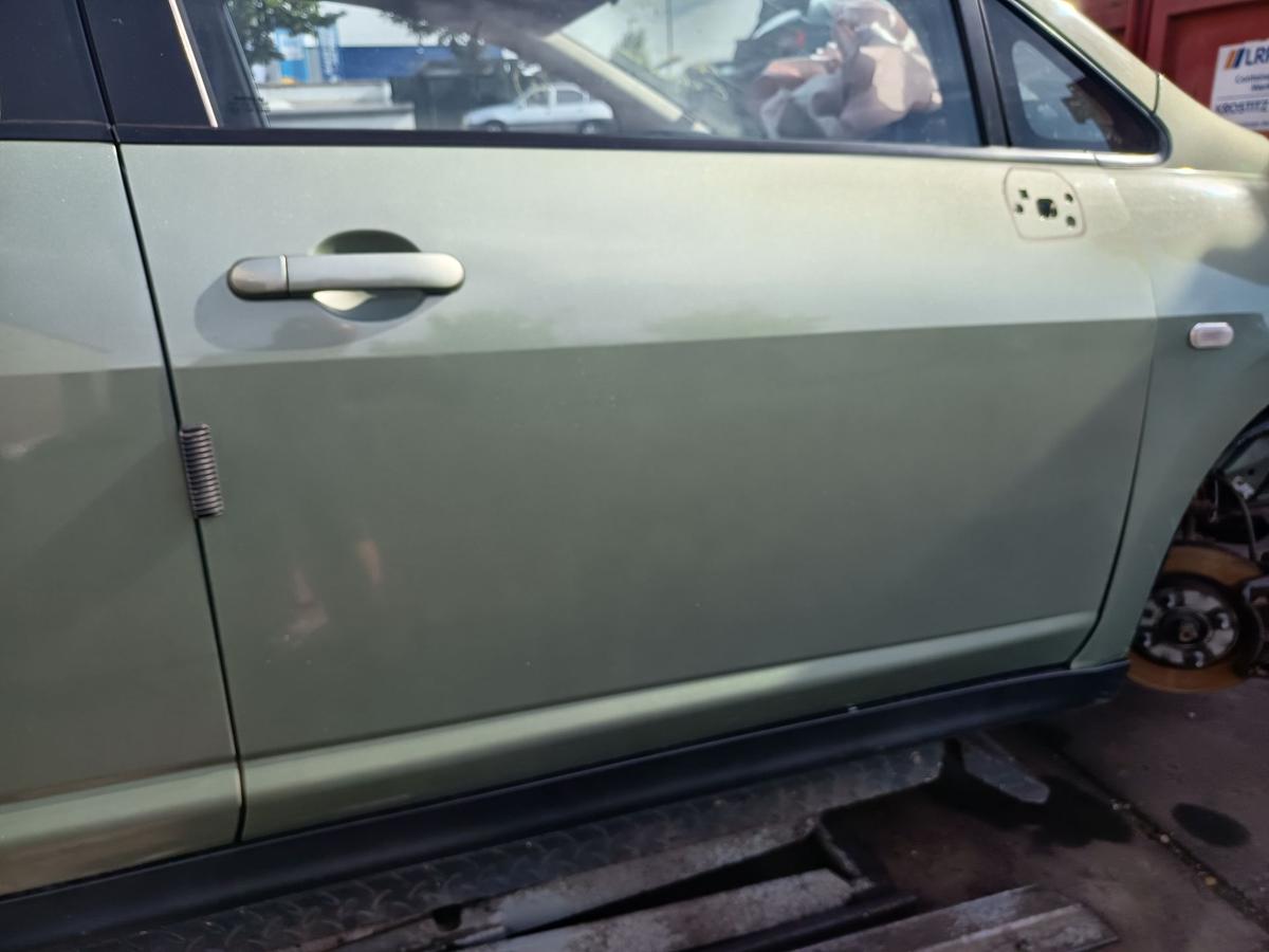 Nissan Tiida C11 original T&uuml;r vorne rechts J40 Green Flash Baujahr 2008